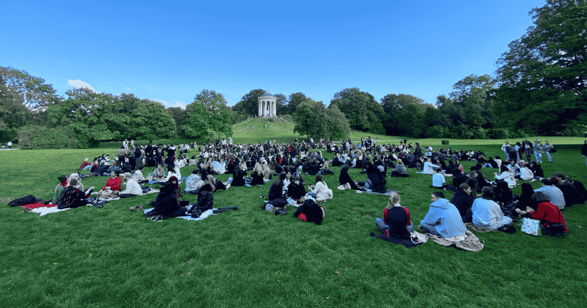 Freunde finden in München: Warum Community der Schlüssel zu echten Verbindungen sein kann