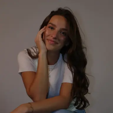 Joëlle F.