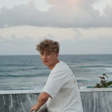 Bastian L.