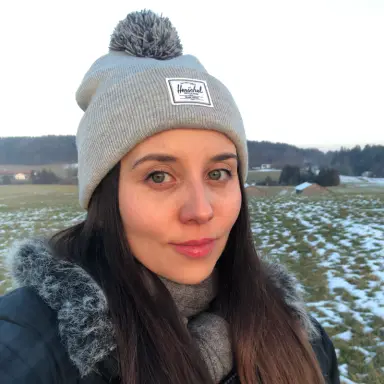 Lana T.