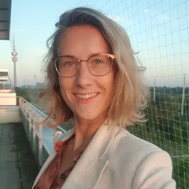 Lena H.