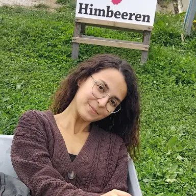 Luana B.